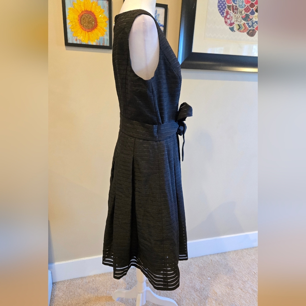 Tommy Black Scoop Neck Sleeveless Fit And Flare Cocktail Dress Tie Waist - Picture 2 of 9